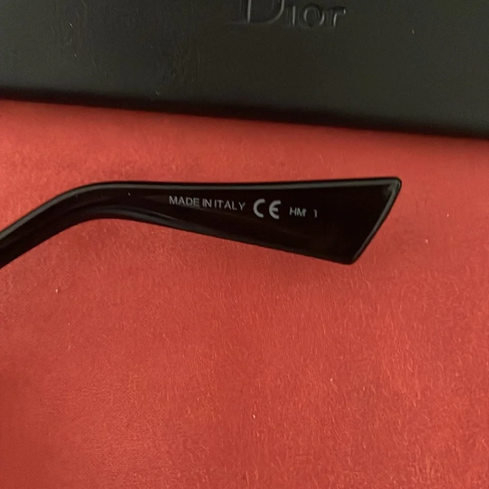 Christian Dior Sunglasses - Picture 6 of 8